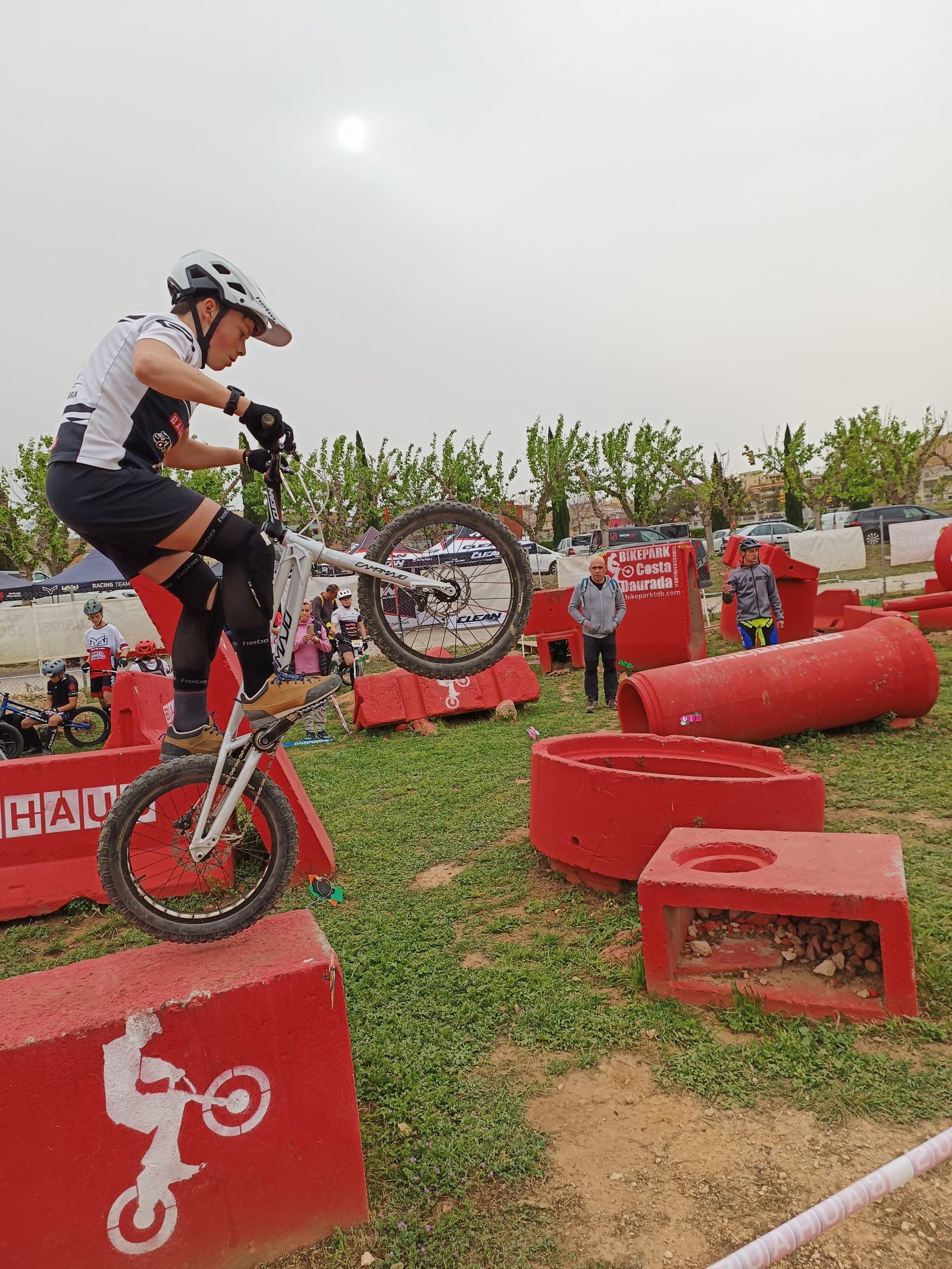 WhatsApp Image 2024-04-11 at 09.44.09 (1)