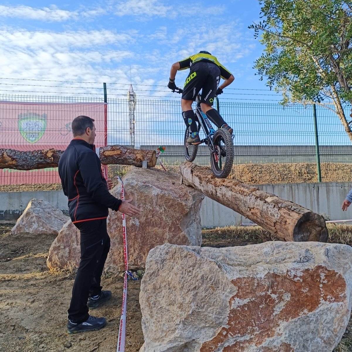 dc806291-456c-40c4-8758-7634ea5ac8b8