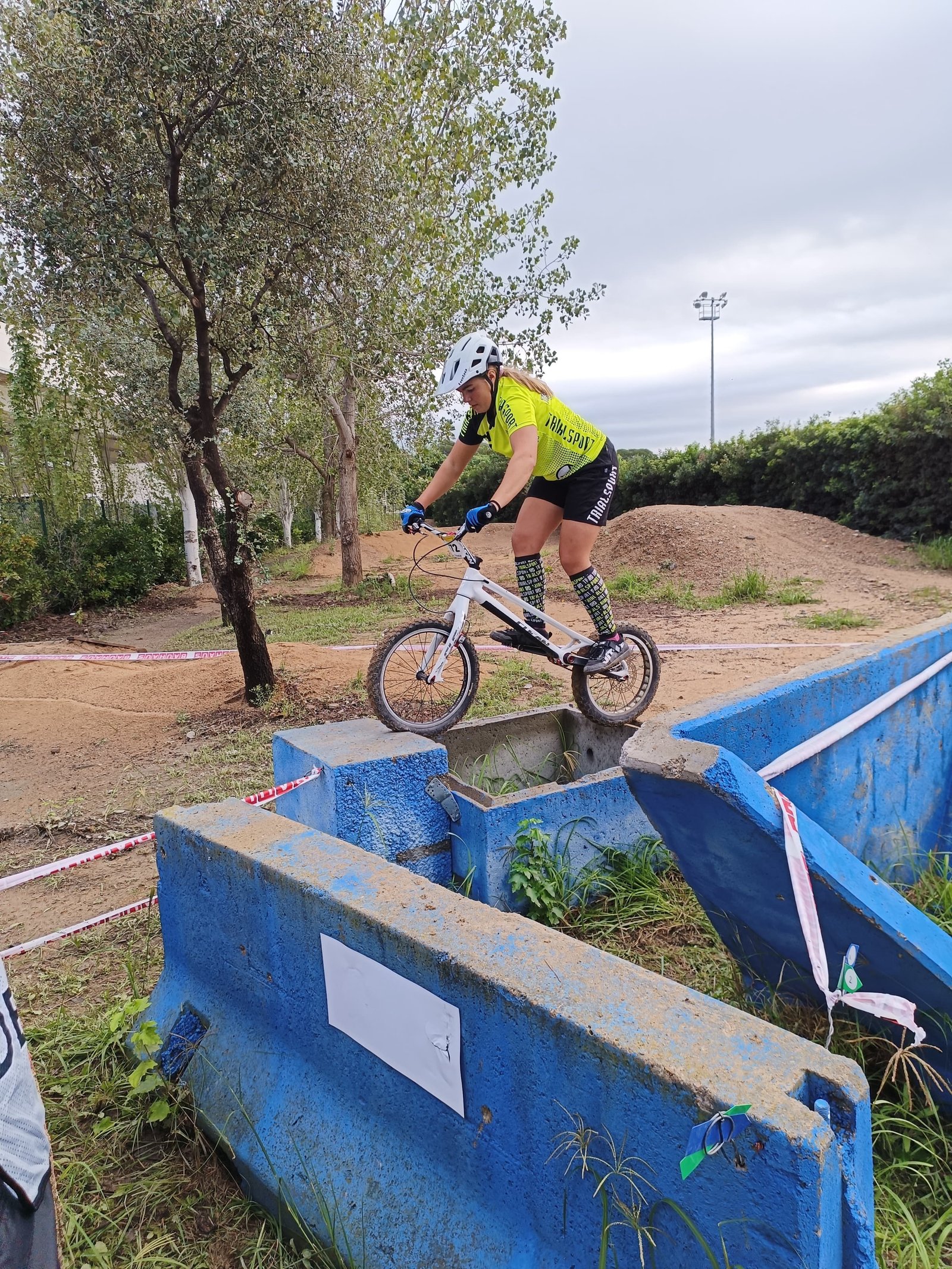 b0ef9b90-8aa4-4f0d-870c-f93c7f16285d